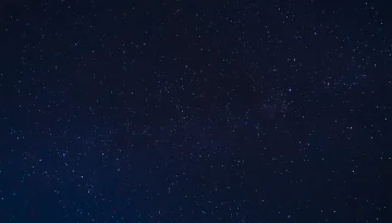 Ciel étoilé la nuit — rêver d'un défunt